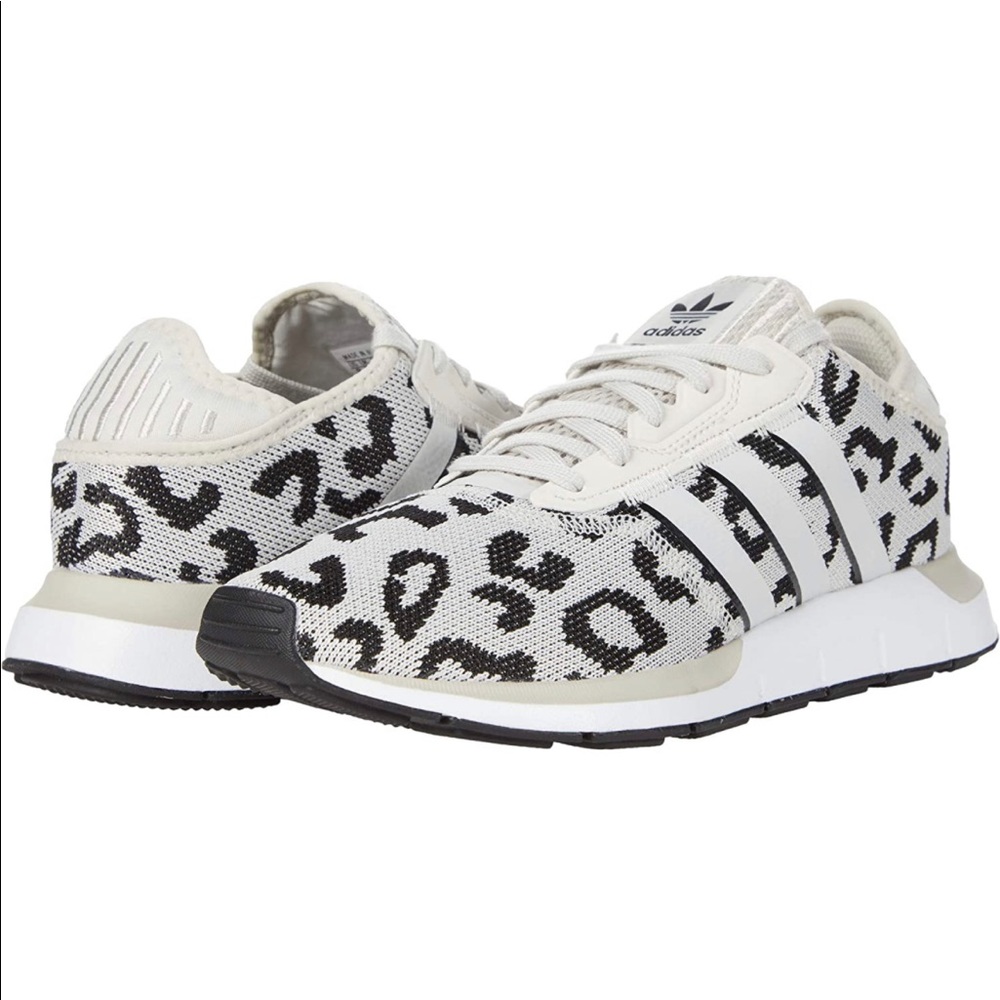 Adidas Originals Swift Run sneakers in black leopard print🔥😍